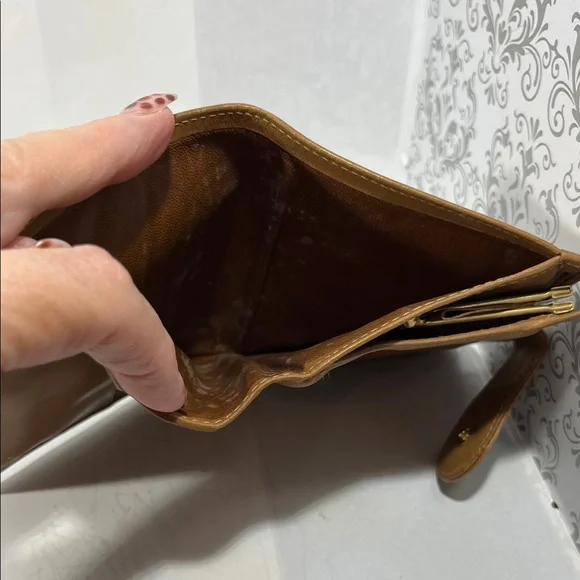 Gucci Tan Monogram Canvas Wallet - Picture 6 of 12